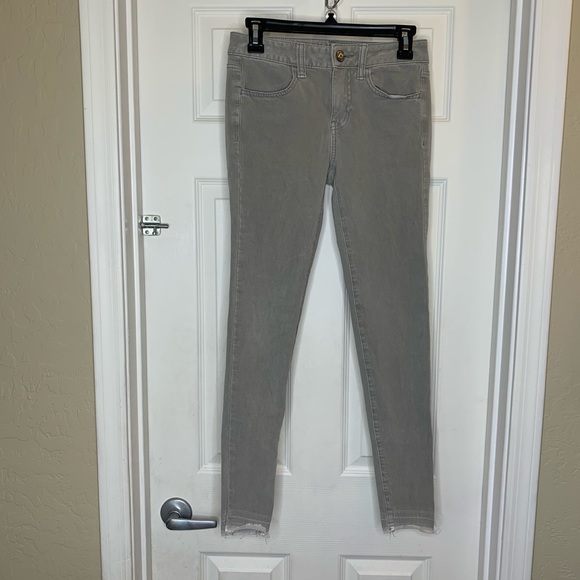 American Eagle Outfitters Denim - American Eagle Gray Raw Hem Jeggings